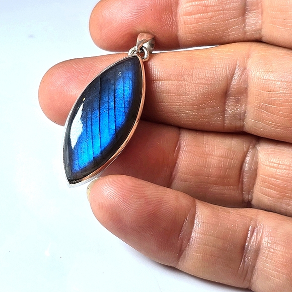 Large Natural Labradorite 13x35mm 925 Sterling Silver Pendant - Picture 7 of 8